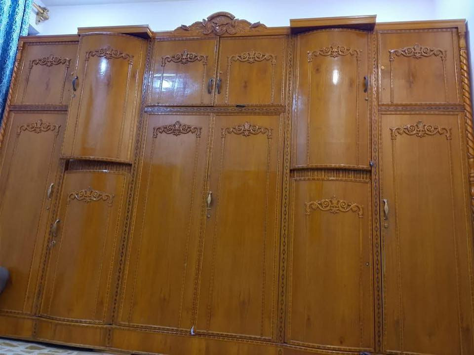 السلام عليكم ورحمة الله كنتور صاج نضيف جدا السعر ٥٠٠ رقم بيه وتساب ***********
