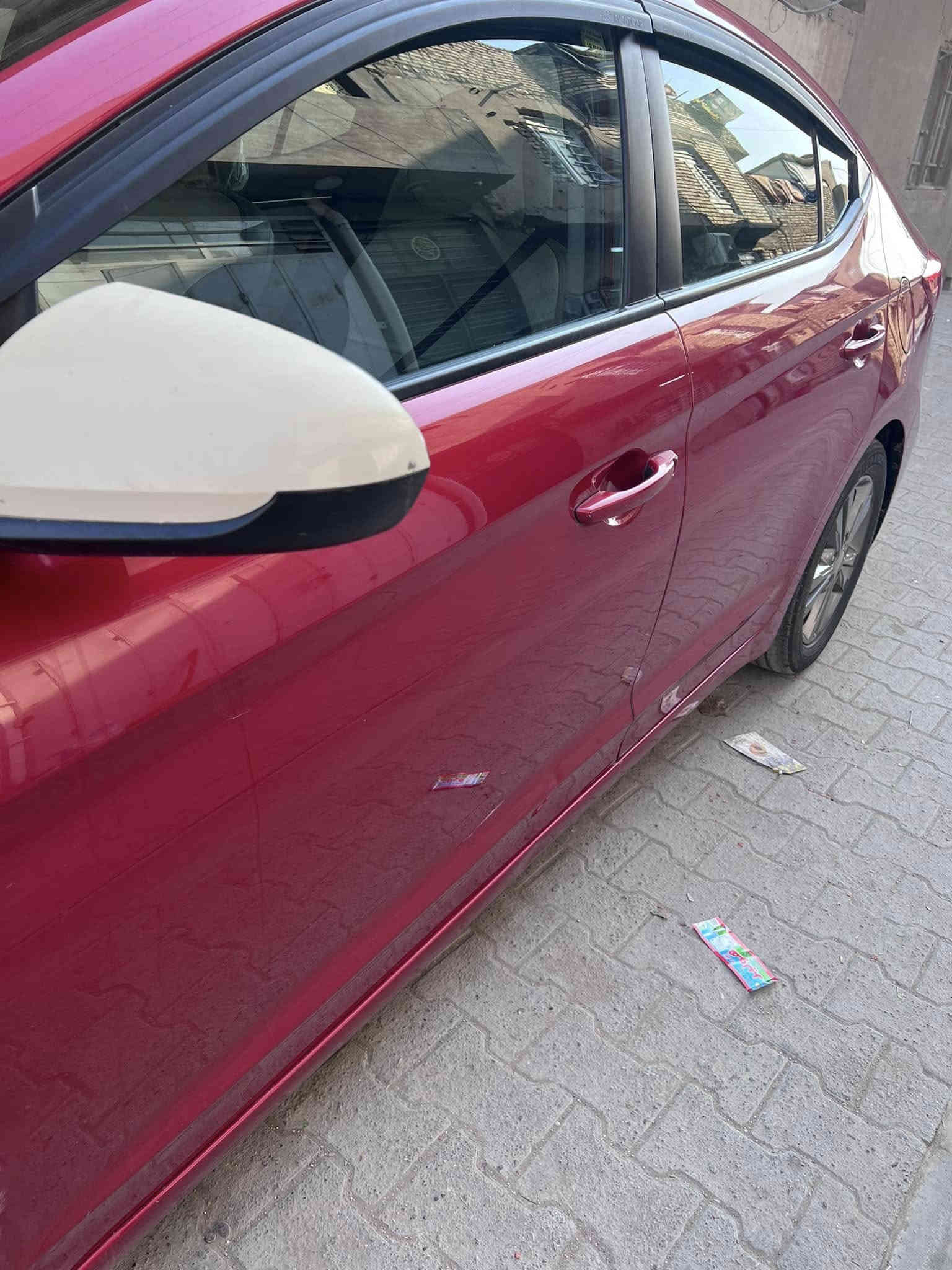 السعر ١١٨ وبيه مجال مديل ١٧ 
رقم سليمانيه سنويه ساقطه

محرك ٢٠٠٠ دوش مكفول 
كير اوتوماتيك مكفول 
تحكم ستيرن جهتين 
نضام قيادة سبورت تقليل صرف البانزين 
تبريد ثلج باتري جديد سياره جاهز أخواني سياره تفيد مال جناي هاي تفاصيل سياره كله  

سياره ليبل واحد تعديل بارد بالجاملغ الامامي وضربه الجنطه ايرباكات سليمه 
مكان بغداد الشعله 
***********
