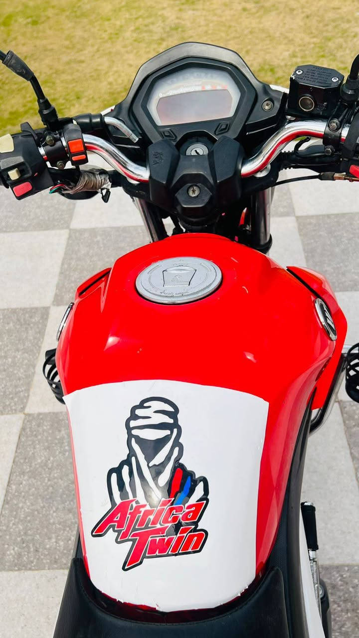 بسم لله الرحمن الرحيم 
حبايب شلونكم
 هاوجي احمر مشدود بل 20
مسجل وكامل سنوية ولوحات تحويل بنفس اليوم 
كفاله عامه من محرك من كلشي من كهربائيات تجي وتشوف بعينك  نشاط فول نكرة صلف
ب 15 وبي مجال مريت بضرف واحتاجيت 
 اذا شراي تجي وتشلع عيوني  
معروف بيش عد محمد مزهر  مكانه الرمادي 
تواصل ع واتساب *********** ومتواجد ماسنجر
