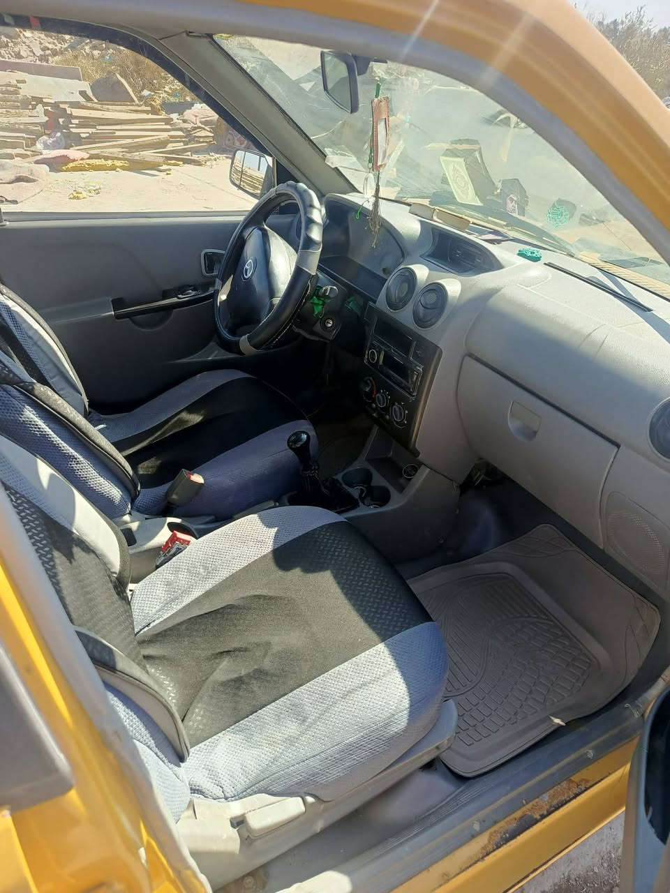 سلام عليكم سايبه مديل 2012سياره نضيفه رادله ترتيب براكيتر طاك مالته بس تشغل وتمشي واخير من الله سعره 15وبيه مجال مطلوبه 350فقط ***********مستعجل عل بيعته
