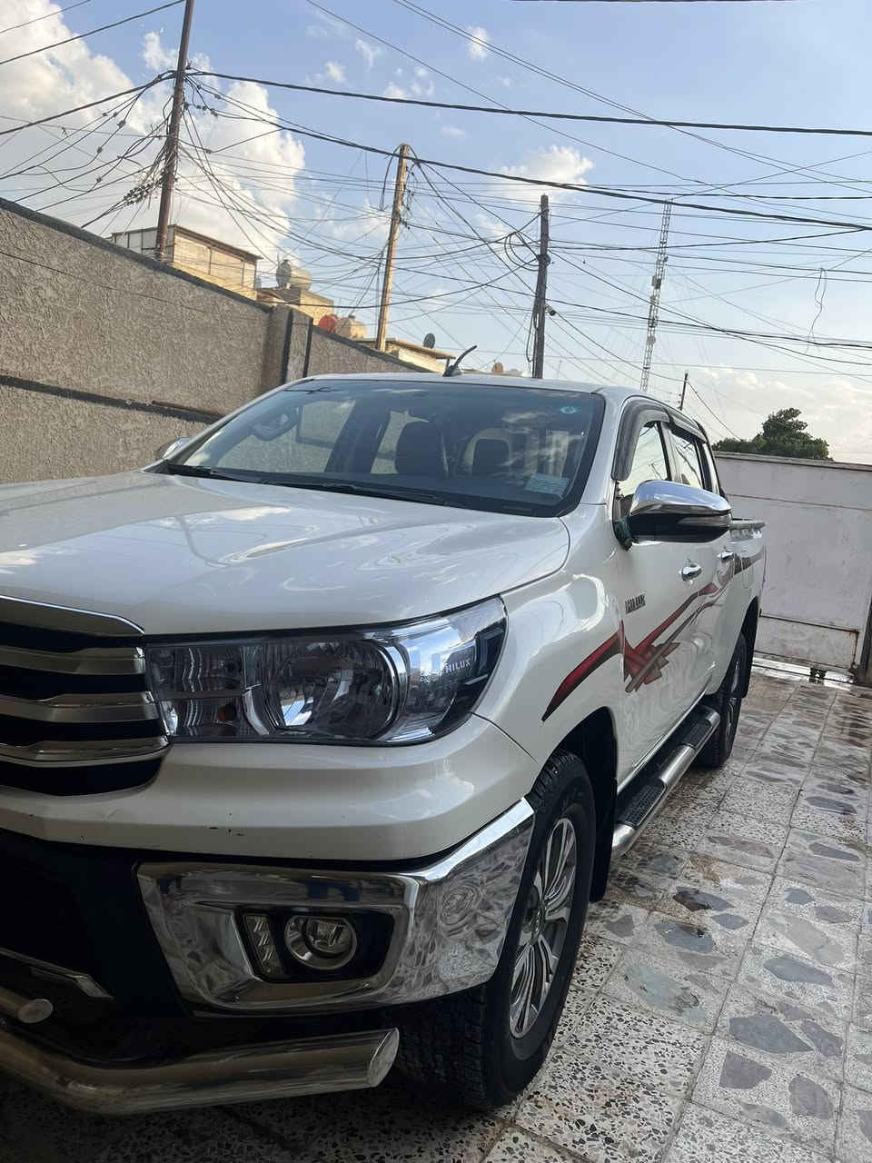 البيع سيارة هاي الوكس موديل 2017 السعر235$ ***********
