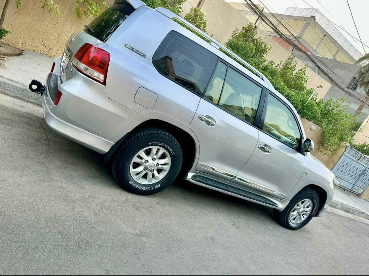 لاندكروز 2011 ستينيه
السياره جديده ومكفوله 
ماشيه 130 الف كيلو 
السعر 32300$ بيها مجال
مكانها بغداد ***********
