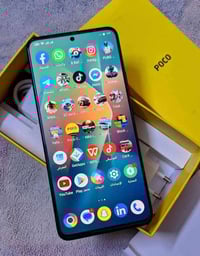 بوكو اكس4 جي تي • ٢٥٦/١٦ • معالج ٨١٠٠ بلس