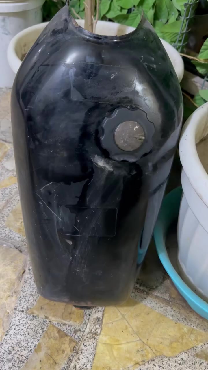 غراض 4 كيرر للبيع قيم واخذ  شلع بيعه وحدهه 

ويلي خلفي كامل

عربانه شمس 

صالنصه + سكان

تانكي 

دبلات خلفي 

زنجيل+ راسطه نص 

ناصريه مركز. واتساب ***********
