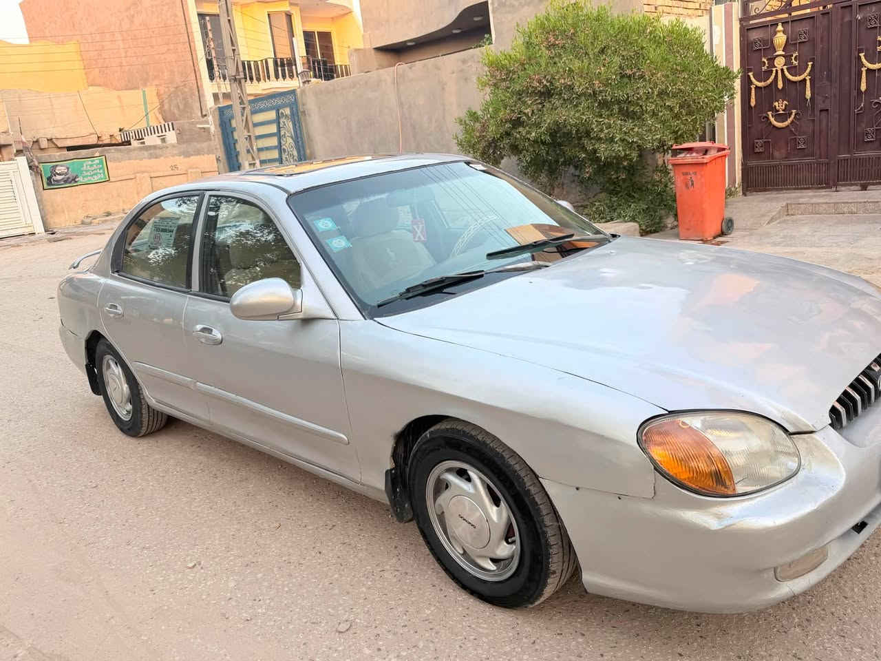 السلام عليكم سوناتا مديل ٢٠٠١ رقم بغداد انكليزي مكينه وكير ٢٠٠٠ نضاف حداديه إماميه وخلفيه تمام تبريد ثلج مكفوله من الضربه مصبوغه عام السعر 45 وبيه مجال انشالله عنوان القاسم ***********
