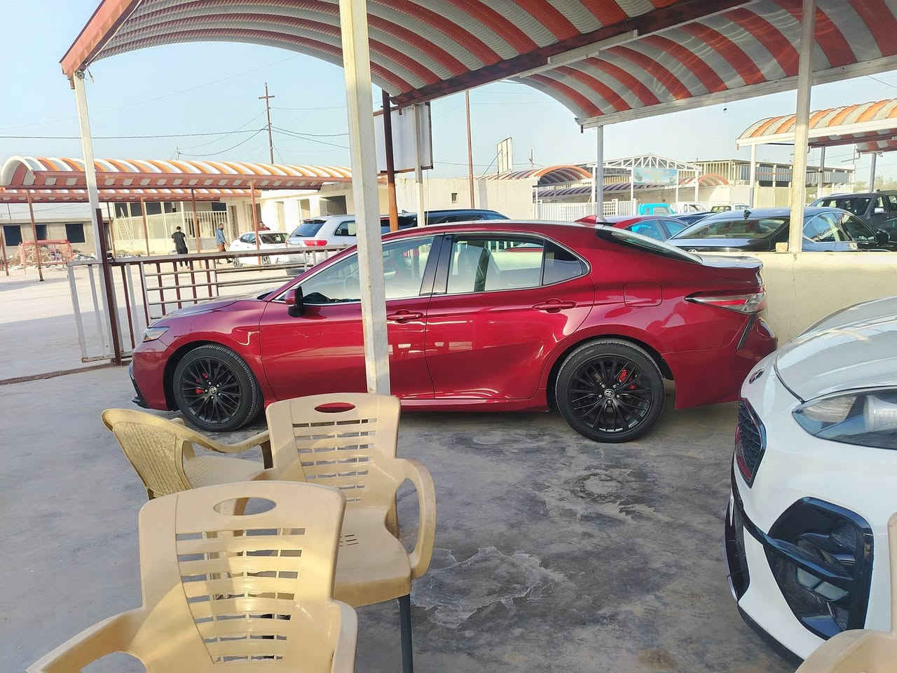 كامري موديل ٢٠٢٠
بيه جاملغ صبغ وبنيد مبدل بلادي
ماشي ٧٥ سياره فول عدا الفتحه
سعر ٢٠٠ وبيه شويه مجال
*********** ***********
عنوان المحموديه رقم بغداد الجديد
سياره جديده جدا جدا
