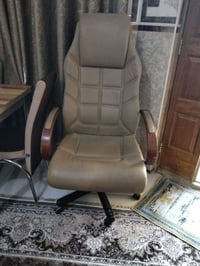 كرسي مكتبي • دوار • ديوانية الحضارة