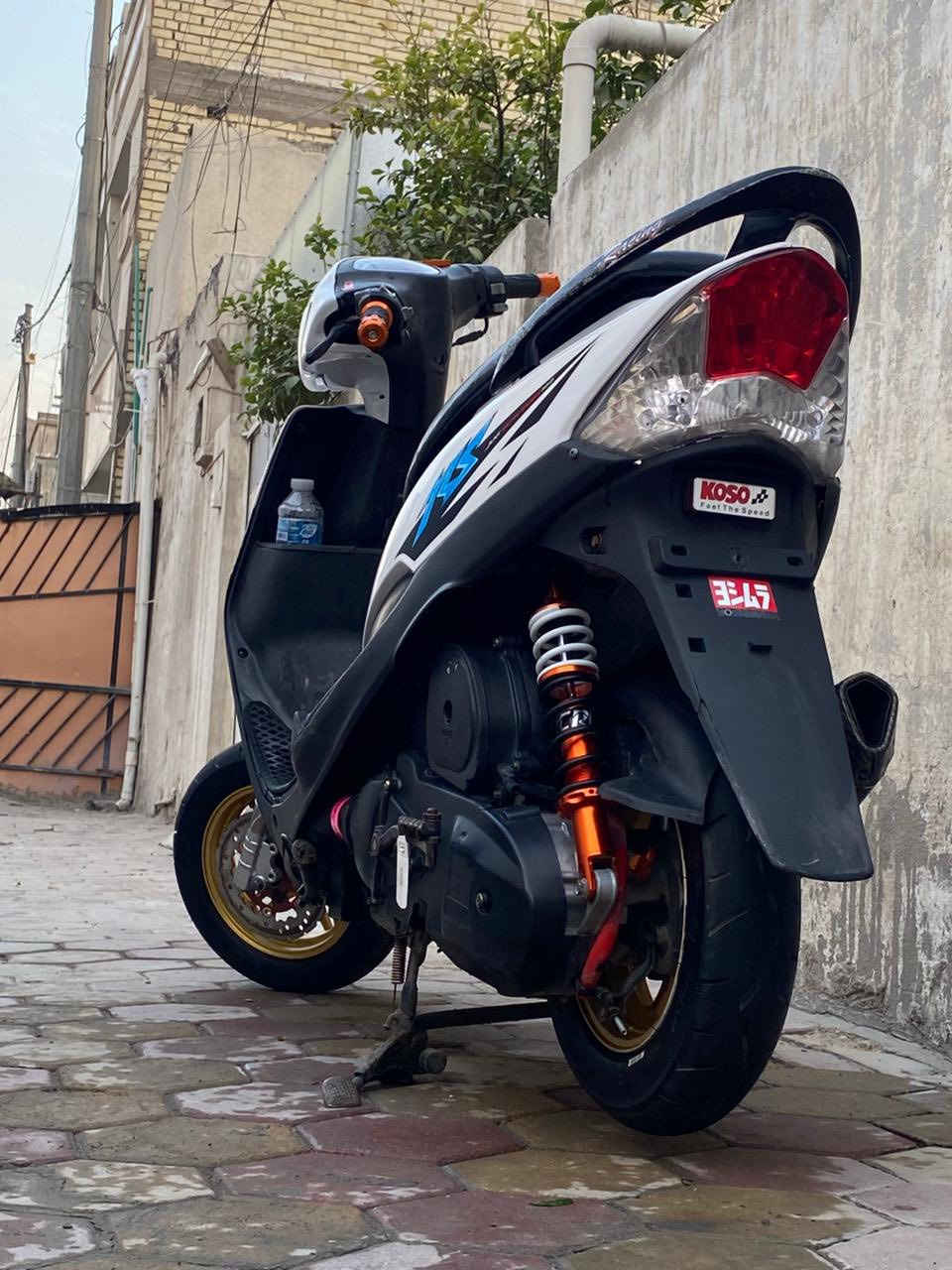 سلام عليكم ماكس عدله للبيع دراجه نضيفه واي نقص مابيه تجي تفحص وتشوفه مكينه ممفتوحه دراجه 55 بلاد بيه تزويد خارجي
دبل امامي رياضي 
دبل خلفي رياضي
يدات بانزين رياضي 
قبق اكسل رياضي 
قبق فلاوين رياضي  
ويل امامي خلفي رياضي  
صالنصه رياضي AHE 
فلنجه رياضي 
بيه زوج تايرات جلاتيني جدد
مكاني بغداد الحريه سعر 550 وبيه مجال حك الجيه جماعت ال450 لتراسل ابد للاتصال ع الرقم ***********
