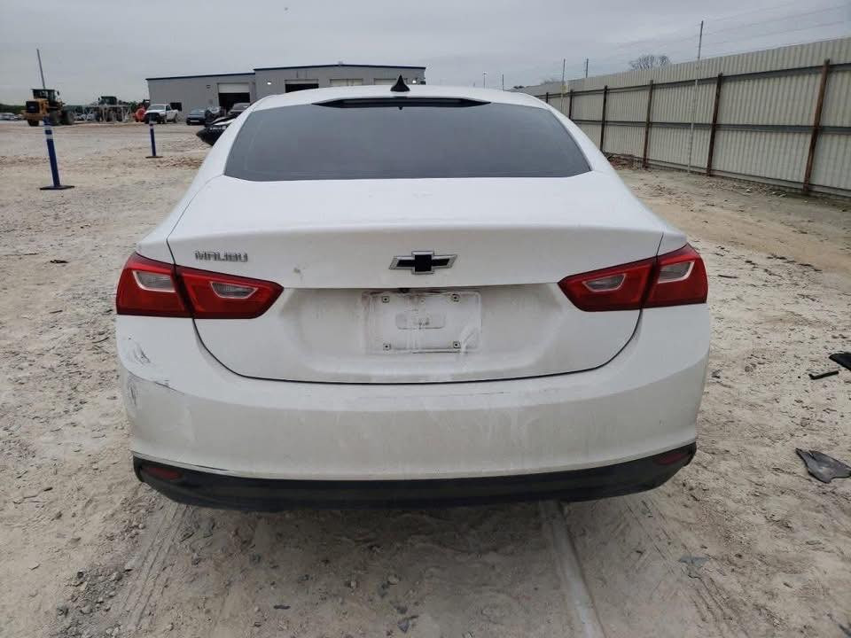 شوفرليت ماليبو 2022 باسمي بغداد  ماشية 39 الف كيلو
ضرر. فقط شخط بسيط موضح بالصور 
بجم كبس 
سعر 150 ورقه باسمي مكاني بغداد شارع فلسطين
شاشة 36 كاربلاي 
بصمه
شغال
بابين بصمه
شاشه
كاميره
حساس
رادار
كوشن هيتر
كوشن كاربايي
تبريد مركزي
لايد ليد
لايد زينو
ويل كب
تحديت سرعه
تحكمات ستيرن
حجر كزوز بلادي
***********
