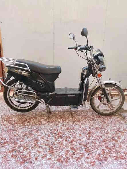 السلام عليكم 
دراجة هارلي الاخوين للبيع 
دراجة زينه ونظيفة وبطاريات نظيفات مكاني التأميم الدواجن سعرها 500 الف وبيها مجال بسيط
للأستفسار
*********** واتساب
***********
