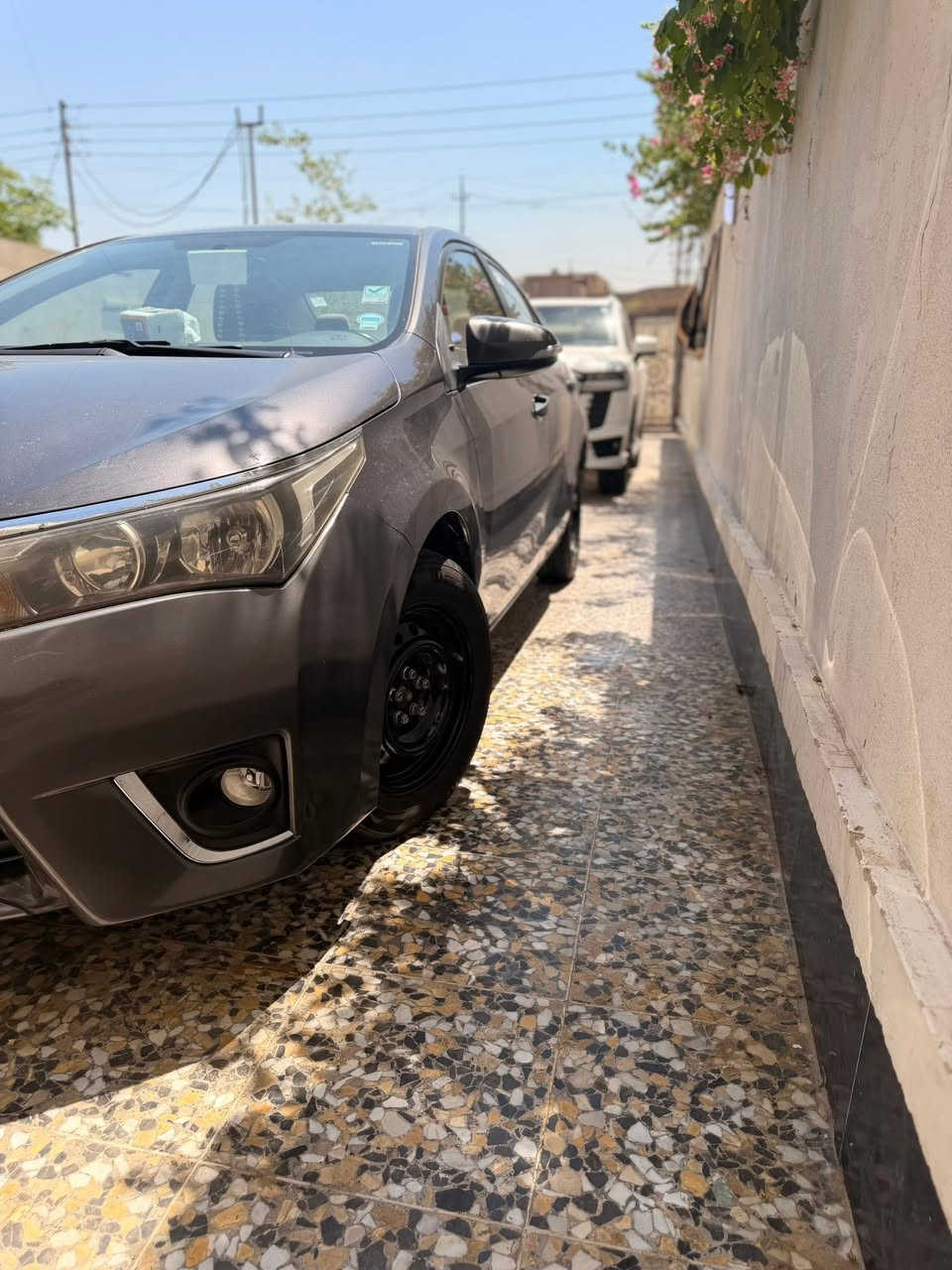 السلام عليكم
كورلا موديل 16
خليجيه
كفاله عامه 
السعر 135وبيها مجال 
رقم ***********
العنوان بغداد
