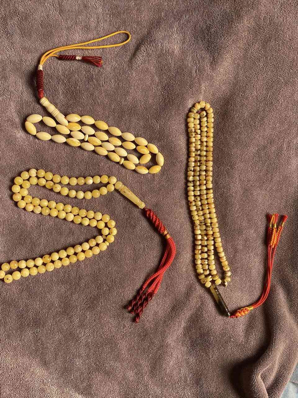 السلام عليكم 
سبح للبيع 
الاولى كهرب مدعبل وزن ٢٦ غرام ٨١ خرزه
الثانيه كصه ذرويه ٢٥ غرام عدد الخرز ١٤٣
الثالثه تراب كهرب طرابسلي عطر فواح دائمي

سعرهن خاص مناسب جدآ بسعر سبحة وحده


**إذا كنت صاحب هذا الإعلان وتريد حذفه لأي سبب، رجاءا أرسل رسالة إلى الدعم الفني**