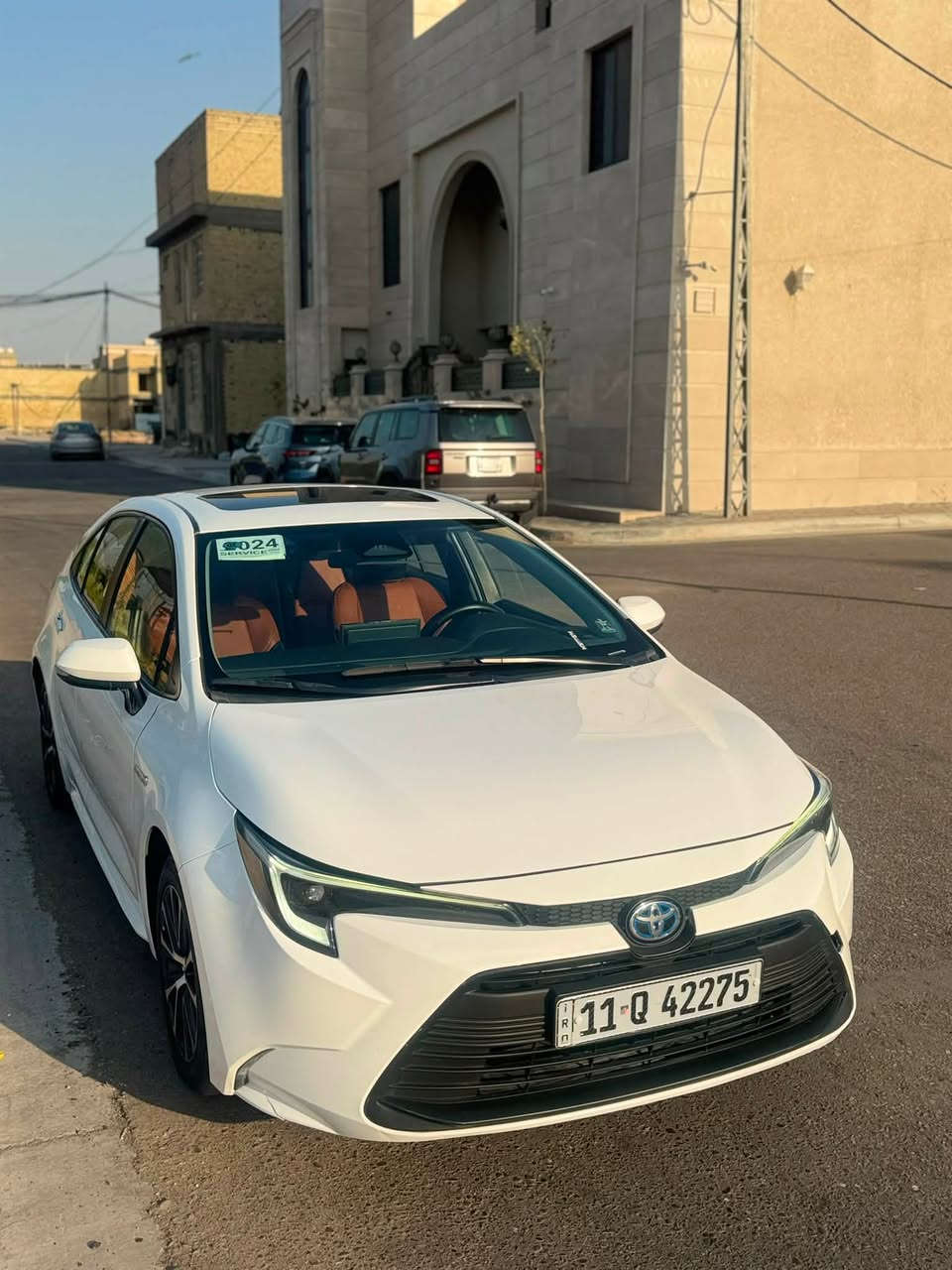 سلام عليكم
تيوتا كورلا هايبرد 2024بيه بارد بسيط بجاملغ
شكل الامريكي / رقم بغداد  تحويل مباشر 
عداد المسافه : 33 الف km
حجم المحرك : 4 سلندر هايبرد + بانزين 

المواصفات ..
فتحة سقف - بصمه تشغيل وابواب 
رادار مانع تصادم - لايت زينون - مقاعد جلد كشن كهرباء
تبريد قطعتين - شاشة كار بلي 

للاستفسار الاتصال ***********
