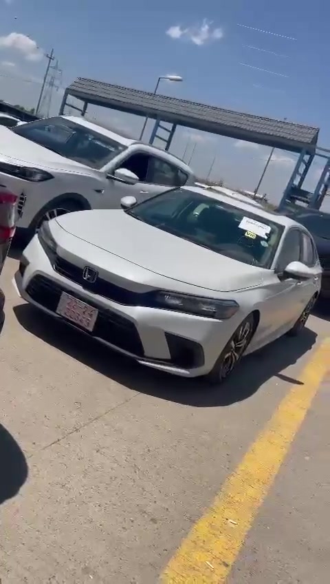 � للبيع | هوندا سيفيك ES موديل 2022 🚘
✅ الفئة: ES
✅ الممشى: 50,000 كم فقط
✅ السيارة بحالة ممتازة ونظيفة

🔹 حادث جانبي (بابين)
🔹 تم تبديل البلادي فقط بدون أي قطرة صبغ
🔹 السيارة جاهزة للفحص وأي كشف

📍للمهتمين والاستفسار، التواصل على الخاص أو الاتصال*********** موجود واتساب 
بيع مستعجل
