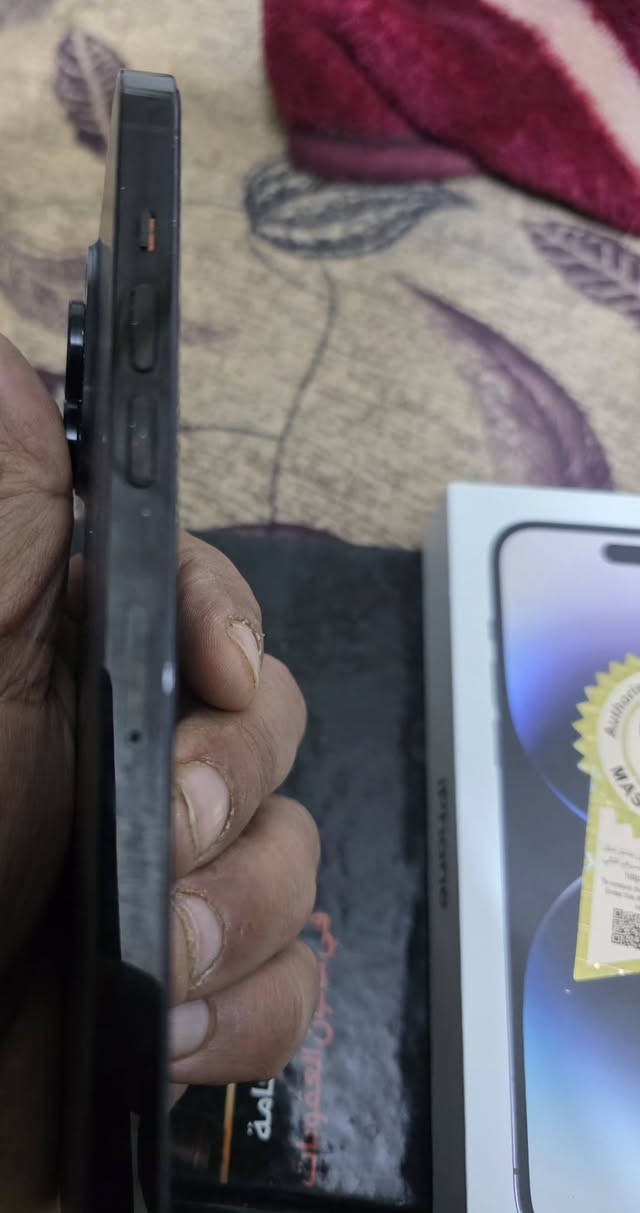 ايفون ١٤ برو ماكس
ذاكرة ٢٥٦
مكفول من كولشي شخط مابيه 
بطارية ٨٠٪
لاصق شاشه وحماية عدسات وتغليف ظهر وياه احتياط 
للبيع فقط بدون مراوس  العنوان بابل


**إذا كنت صاحب هذا الإعلان وتريد حذفه لأي سبب، رجاءا أرسل رسالة إلى الدعم الفني**