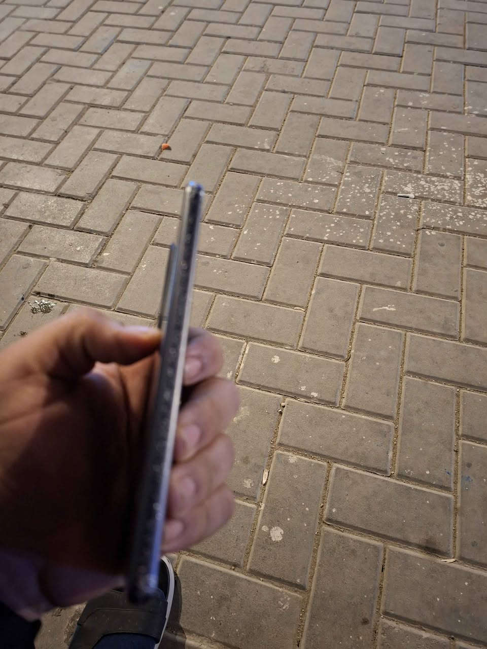 متاح موبايل جالاكسي s21موبايل شغال جهاز مابي اي خلل بس شاشه مكسوره وجهاز حالته ممتازه وبشتغل سعر ١٢٥ عنواني قبله *********** Singapore
