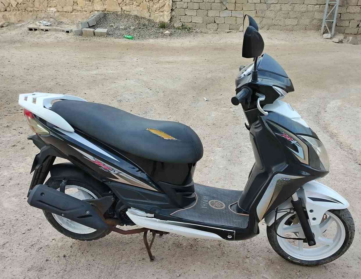 السلام عليكم.. ماطور بانزين للبيع شركة سايم نوع جبلي عالي السعر ٨٠٠٠٠٠ الف وبيها مجال ***********
