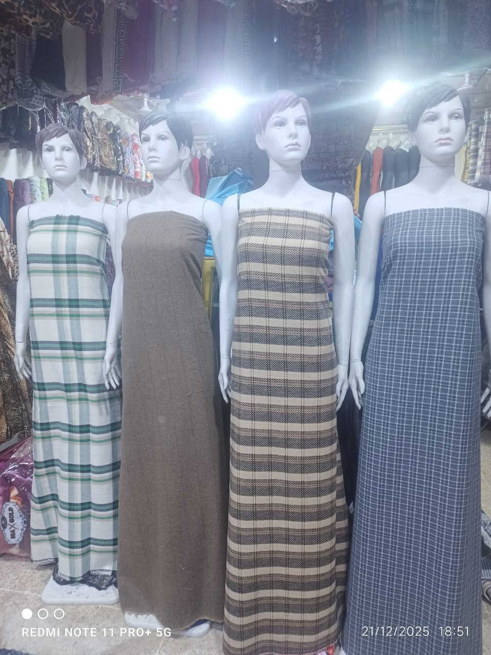 تنزيلات تنزيلات 
وصلني جديد قماش صوف موهير
المتر 3 الاف يستخدم للفساتين والقمصان و........ 
البيع جمله ومفرد 
  تابع الصفحه ليصلك كل جديد 
  عنوان كركوك حي الواسطي عل سايدين النجده مقابيل صيدلية الفجر
بجوار لحم بعجين نونه
 للحجز  ماسنجر او واتساب ***********
رابط البيج الخاص
https://www.facebook.com/profile.php?id=61556801904013&mibextid=ZbWKwL
