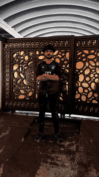 بسم الله الرحمىٰن الرحيم 
الله يبسط الرزق لمن يشاء
صدق الله العلي العظيم 
عمل صبغ باب خارجي برونزي مع ركايز  مسقف ابيض  
استفسار ***********
