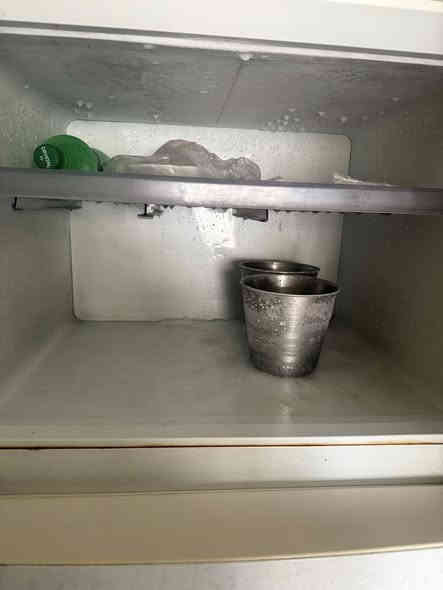 السلام عليكم ثلاجه للبيع شغاله السعر 125مكاني كوفه ***********
