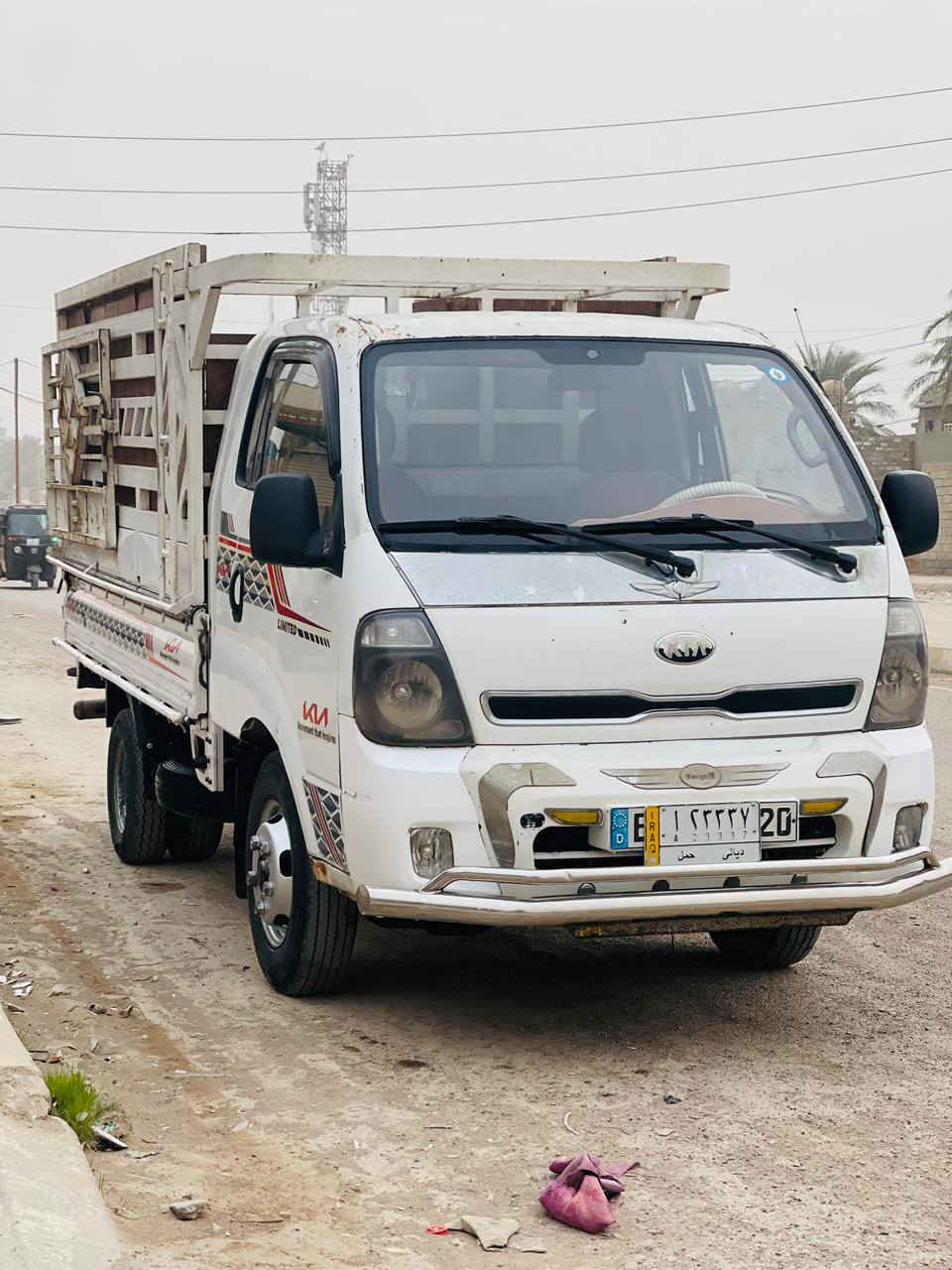 كيه حمل فحل موديل 2013 للبيع 
رقمه ديالئ سياره مكفوله كفاله عامه مكينه وكير وكسل 
خير من الله حداديه صدر أمام خلفي تخم تاير جديد محور 27 نضيفه خير من الله سياره مال جناي السعر 120 الاستفسار *********** مكاني ديالئ بعقوبه
