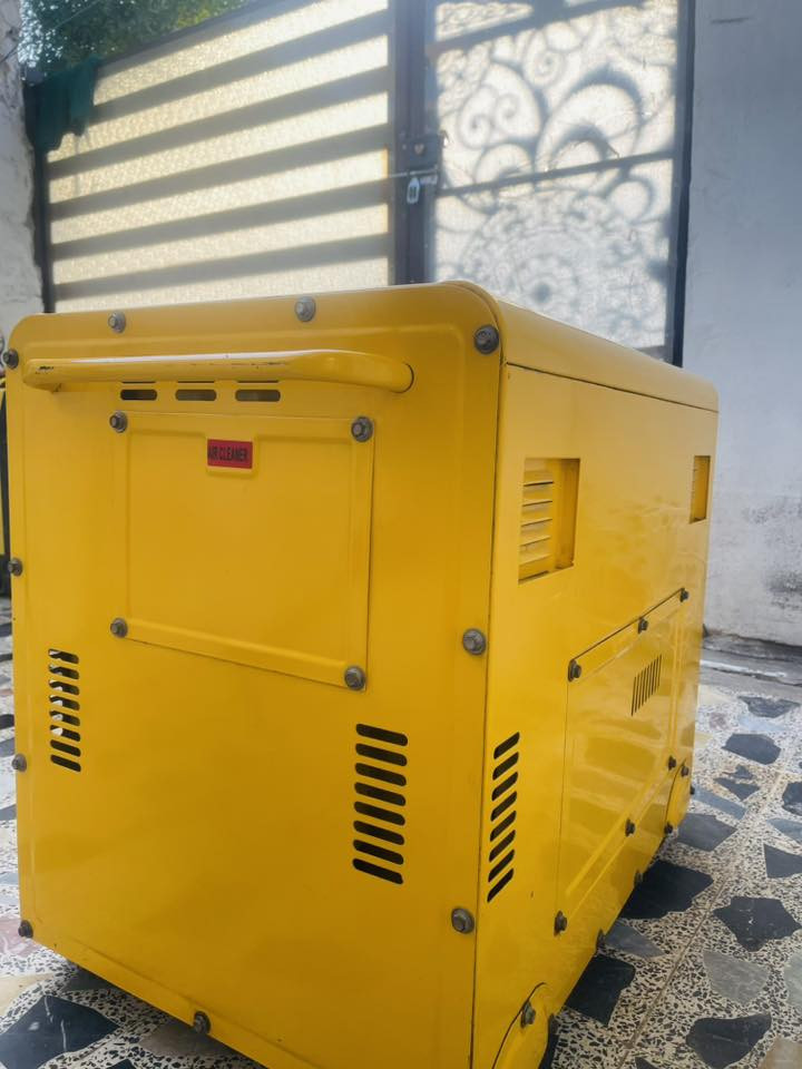 جديدها جديدها ستعمال قليل مولده كاز  كاتم 7 كيفي 28 آمبير مولده كلش نضيفه وبلاديه ماداخله تصليح على وضع شركه نكره بل تشغيل السعر 850الف  مكاني بغداد شعب حي سومر ***********
