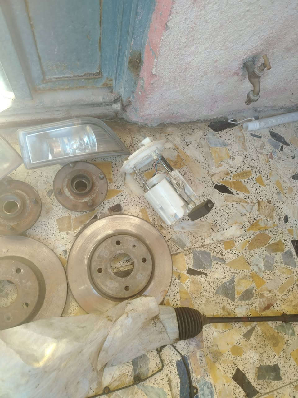 أغراض ابيكا ٢٠٠٩ مشط استيرن هل موجود وبولبرن فلنجات بلوجكتر أمامي ٢ واشر قبق ولفات عبوه بانزين شغاله مكاني بغداد حي اور الاتصال على الرقم ***********
