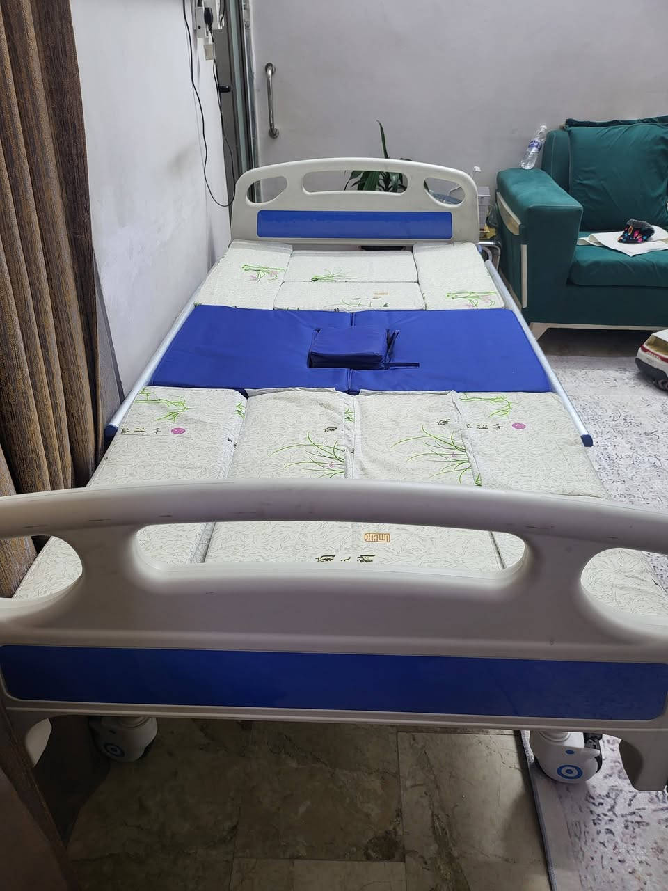 السلام عليكم بيع سرير طبي مستعمل استعمال كم يوم نظيف جدا يعتبر جديد السعر ١٥٠ الف المكان بغداد الاتصال ***********
