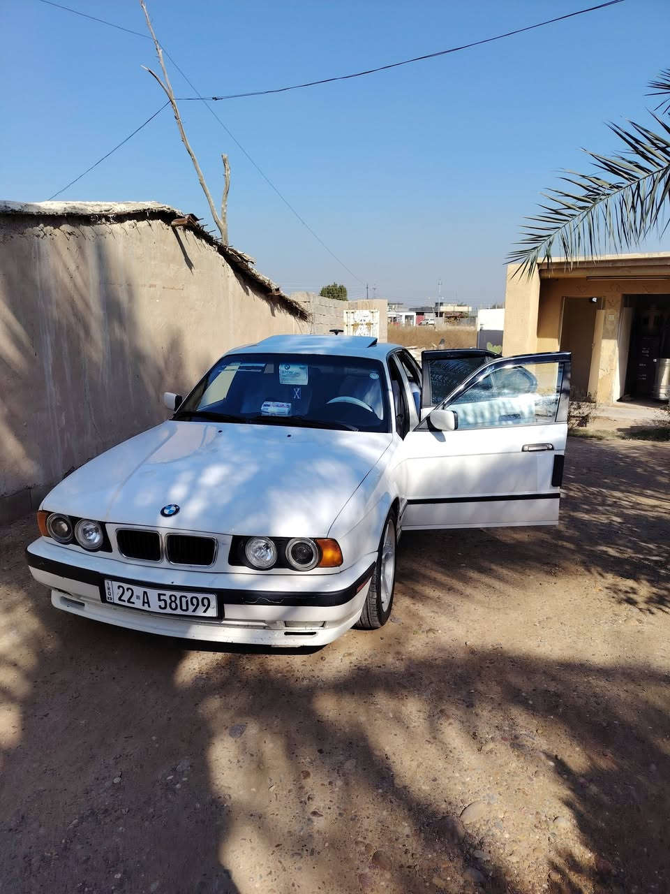 سلام عليكم من رخصت ادم الكروب بيئم موديل واحد وتسعين السياره جديده معنه الكلمه السياره بلاديه بيهه بس الدعاميات مصبوغه تبريد كير محرك تخم تاير كله جديد السياره مال جني رقم اربيل بسمي هزه جديده رقم جديد التواصل علا الهاتف ول سعر خاص *********** حجم السياره 525
