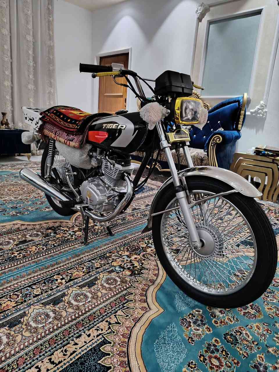 السلام عليكم لبيع تايكر موديل 25اوراق كامله الدراجه نضافه شوفت عينك وبعد انضف السعر 600وبيه مجال لشراي كهربايات كله شغاله عداد وشاير شلعه معدل خير من الله لاستفسار ***********
