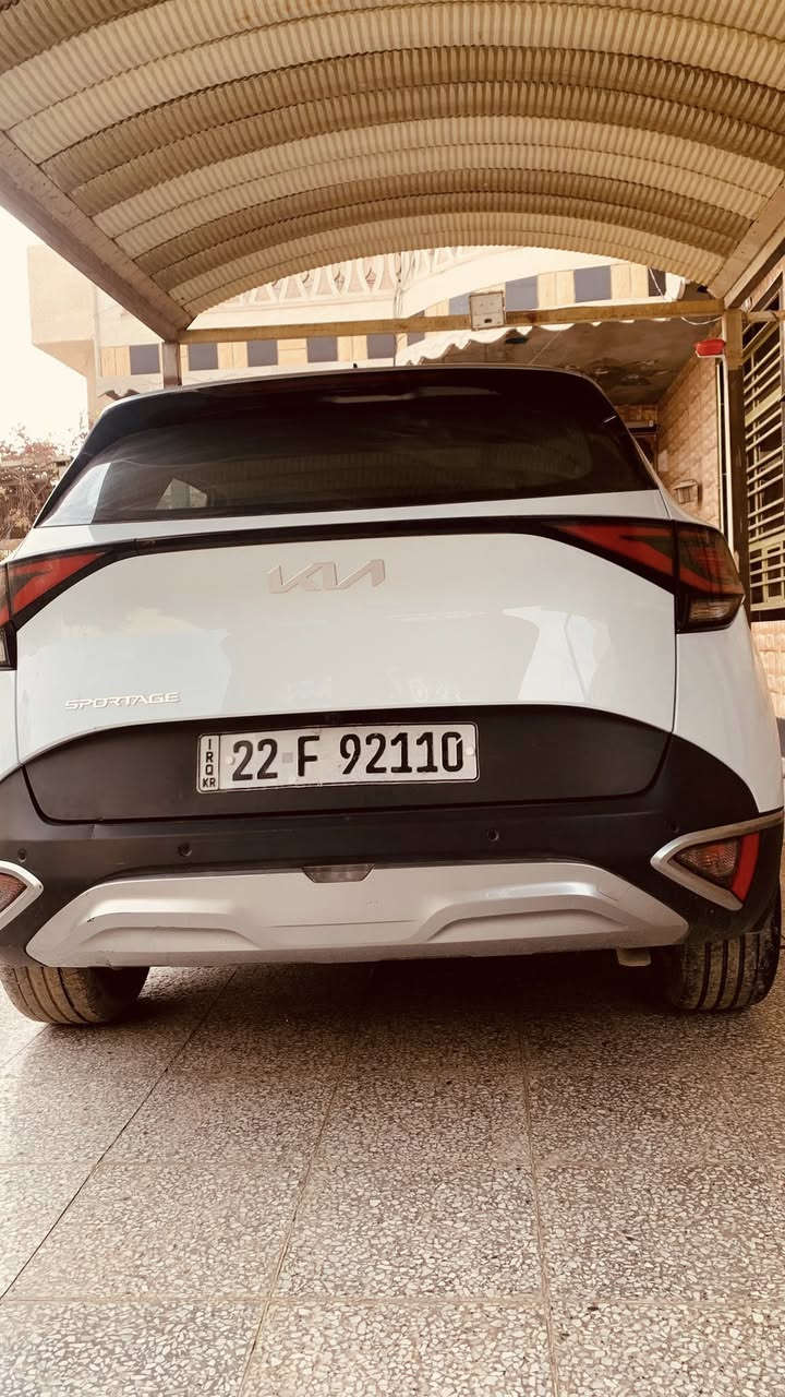 سلام عليكم شباب  كيه سبورتج موديل ٢٠٢٤       خليجي نص فول رقم ربيل ابسمي تريد تحويل دريد وكاله بيها جاملغ وربع الباب  ماشيه ١٦٠٠٠ الف حقيقي سياره خير من الله السفسار التصال على رقم *********** سعر ١٩٠ بيهه مجال بصيط  مكان بغدد مدينه الصدر
