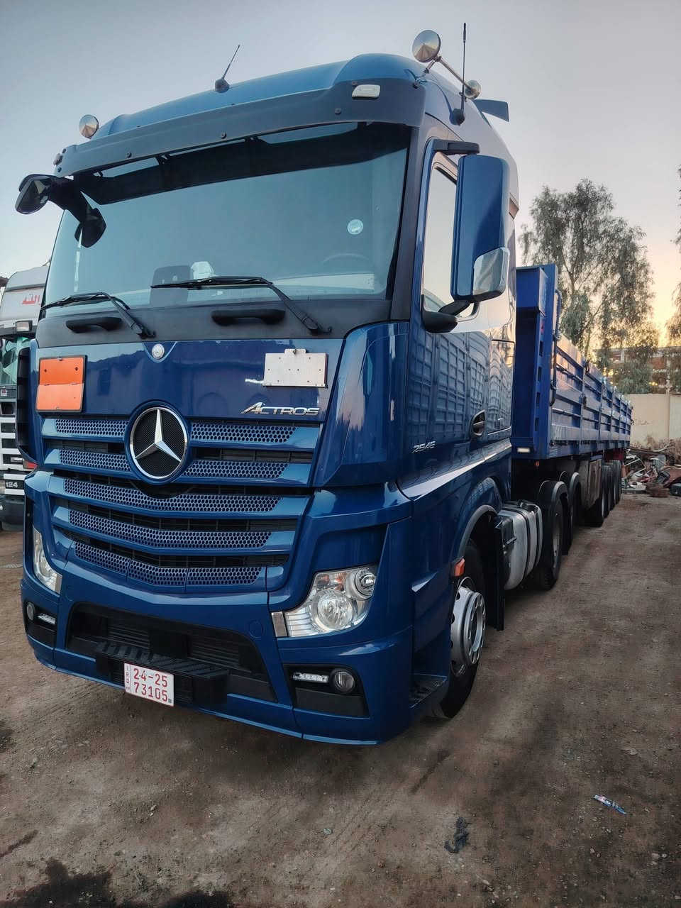 السلام عليكم وحش موديل ١٦ حجم ٤٥ سقف وسط بعدها كاتي شاصي مضروب باج فول مواصفات عده السبلت خزن رتادير كامره وحساس تخم تاير جديد باتريات جدد السياره مكفوله كفاله عامه  اتريد بس الراس اتريد هيه والعربانه العربانه فصخ وربط اربع محاور شاصي ١٦.دناكير ١٤ طولها ١٣ و ٦٠ حداده حمودي الدراجي   السعر كلها اب ٦٠٠٠$  ست شدات الراس وحده ٤٢٠ والعربانه وحدها ١٨٠  مكانها ديالى بعقوبه للستفسار اتصل ***********
