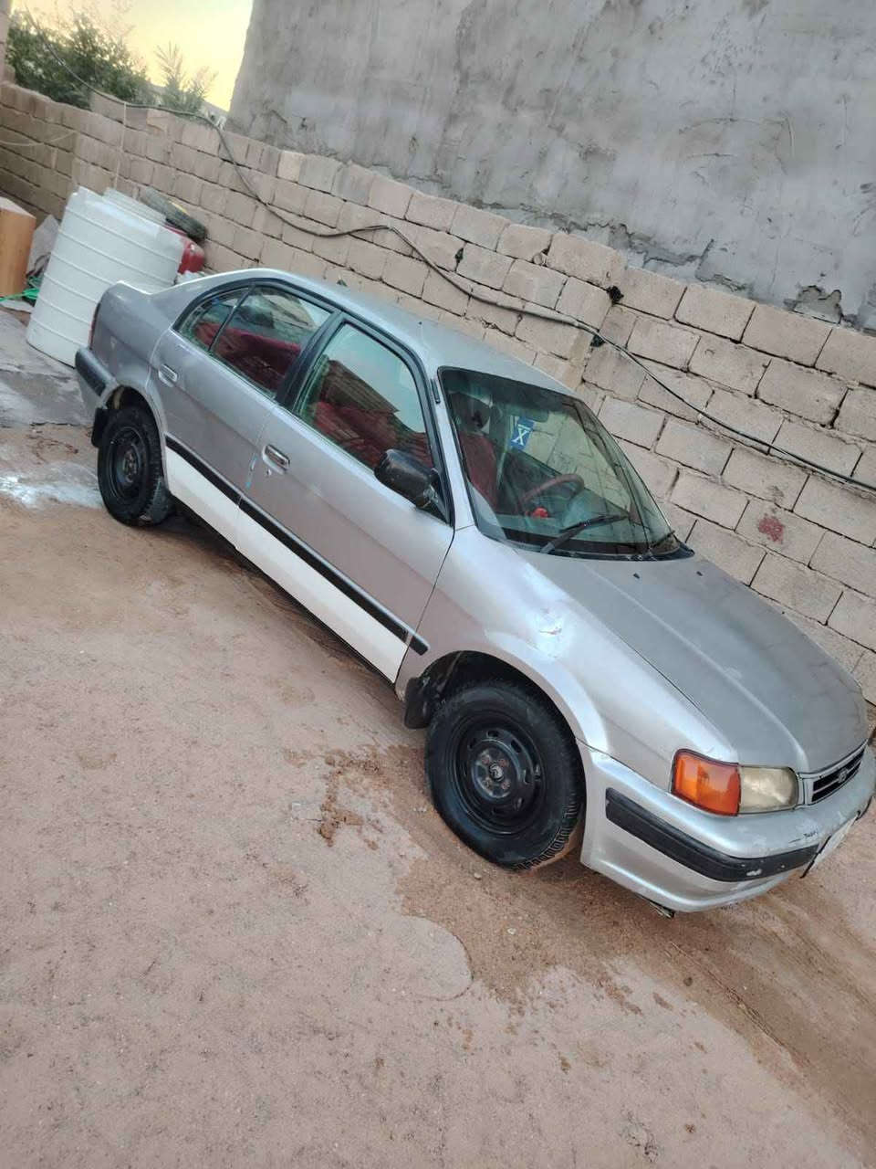 سيارة كورلا موديل 1996 
رقم بصرة  الجديد والسنوية ما منتهية 
كهربائيات شغاله 
باتري جديد 
حدادة جديده توهه مبدله
دواخل نظيفة مثل ما موضحه بالصور 
محرك 1600
السعر  30 
العنوان البصرة ابي الخصيب
للتواصل على الرقم *********** البصرة, العراق
