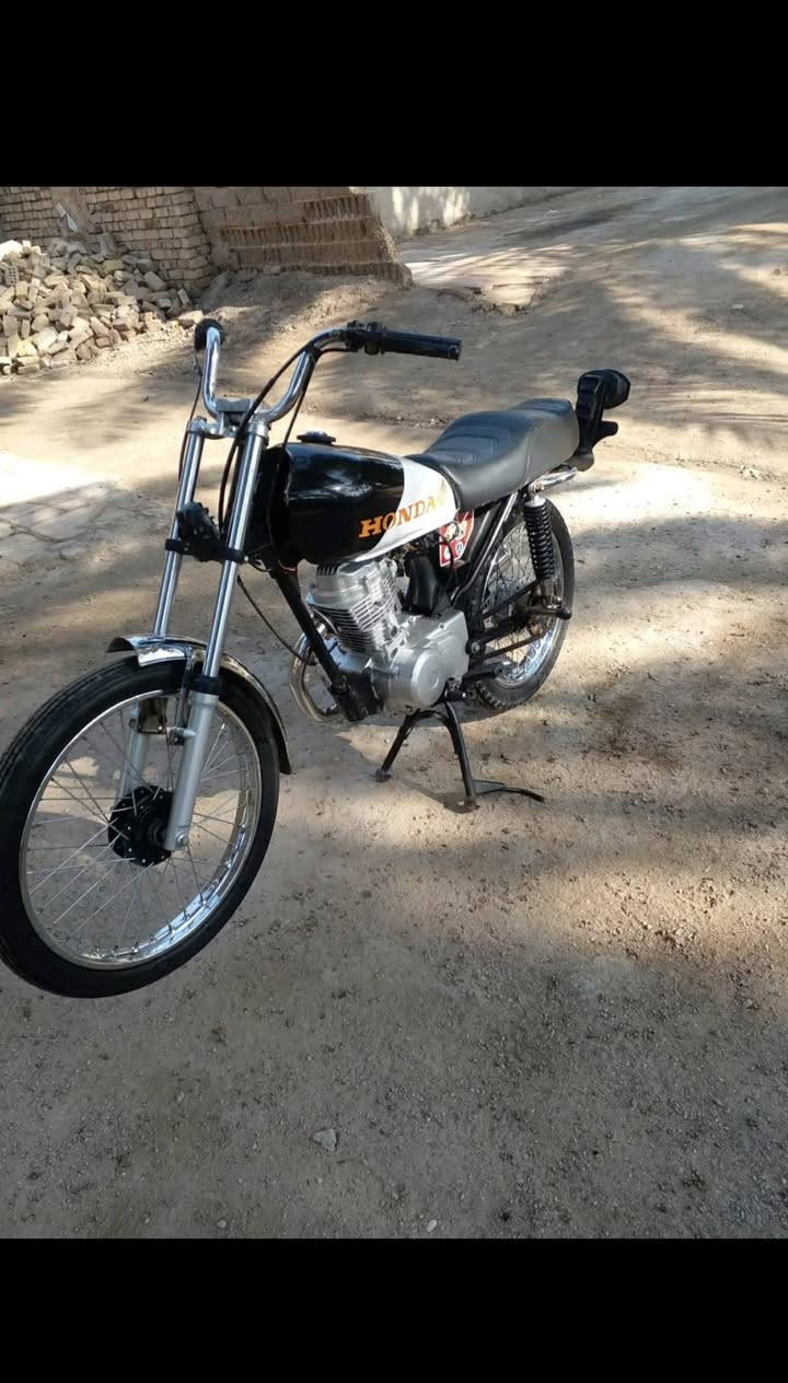 السلام عليكم نامه شلامجه للبيع تعميره 25 ماناقصه شي انضف من صوره ب 550 وبيه مجال للشرايه *********** رقم  بي واتساب
