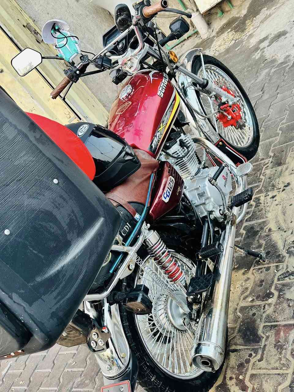 موديل 25 ربعه كير برغي  ماناقصه كامله كفاله وراق موجوده مكاني بغداد الحبيبيه رقم الستفسار ***********
سعر 675 وبيه مجال
