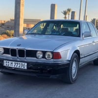 BMW لون سلفر موديل 1992  محرك 6سلندر. 3.5 بدون ضربه صبغ عام للجمالية ف...