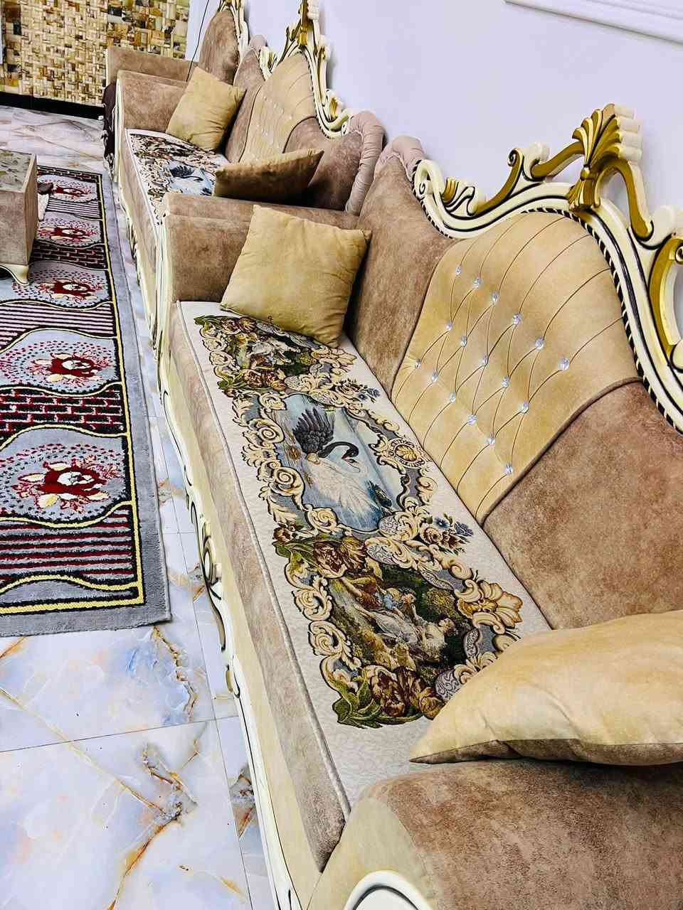 تخم للبيع ٧قطع تخم ونص     السعر 800 وبي مجال. المكان الناصريه مركز  الهاتف ***********
