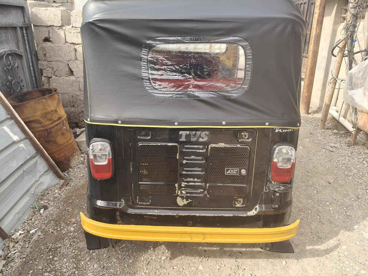 سلام عليكم ورحمة وبركاته تكتك للبيع مديل 18 وراق اوراق اوراق هاي نضافته لبصور تجي تكلب تفحص  كير مكينه كشر   خير من الله نكره صبح... سعره 2800 بيه مجال بصيط 
ديالى قرب مطعم سامان وقريب صيطرع الغالبيه 
خابرني وتددل 
***********✌🏻
