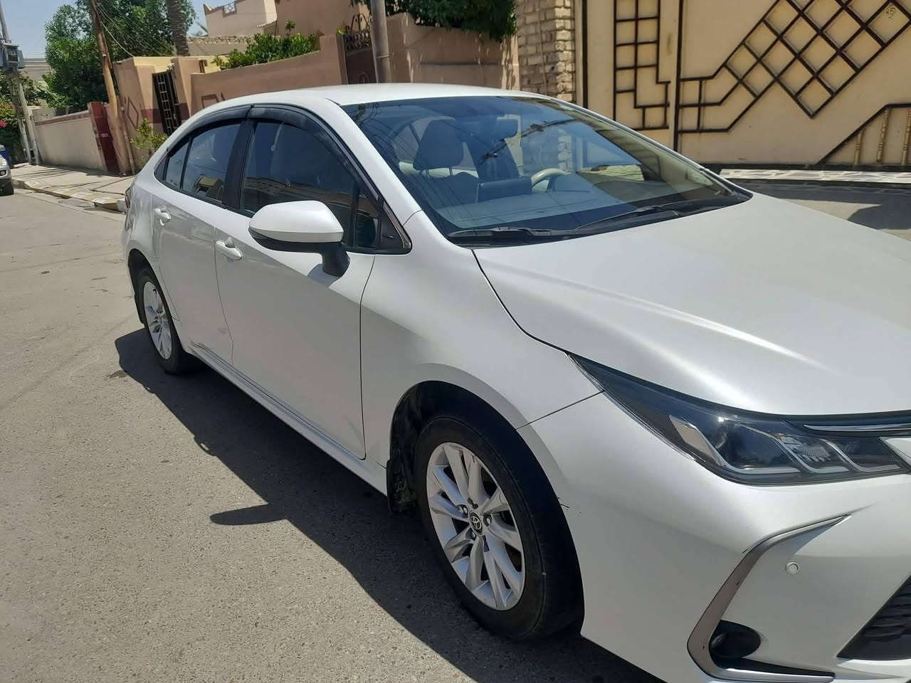 تويوتا كورلا 2023 خليجي شركة جهان فول مواصفات   GLI عدى الفتحة ماشيه ١٢٩ الف كيلو فقط حجم المحرك 1800 نوع الوقود بانزين دخول ذكي بصمة تشغيل بصمة شاشة ديجيتل تبريد قطعتين حساسات امامي خلفي لايتات عدسة بك لايتات لد كشاف لايت لد مرآة قابلة للطي اشارة بالمرآة وضعيات قيادة مرآة داخلية عاكسة السيارة رقم اربيل بأسمي تحويل ثاني يوم ملاحظة : السيارة بيه بارد جداً بسيط بلجاملغ الخلفي جهة السائق مكان السيارة الفلوجة سعرها ١٧٥٠٠ وبيها مجال 
***********
