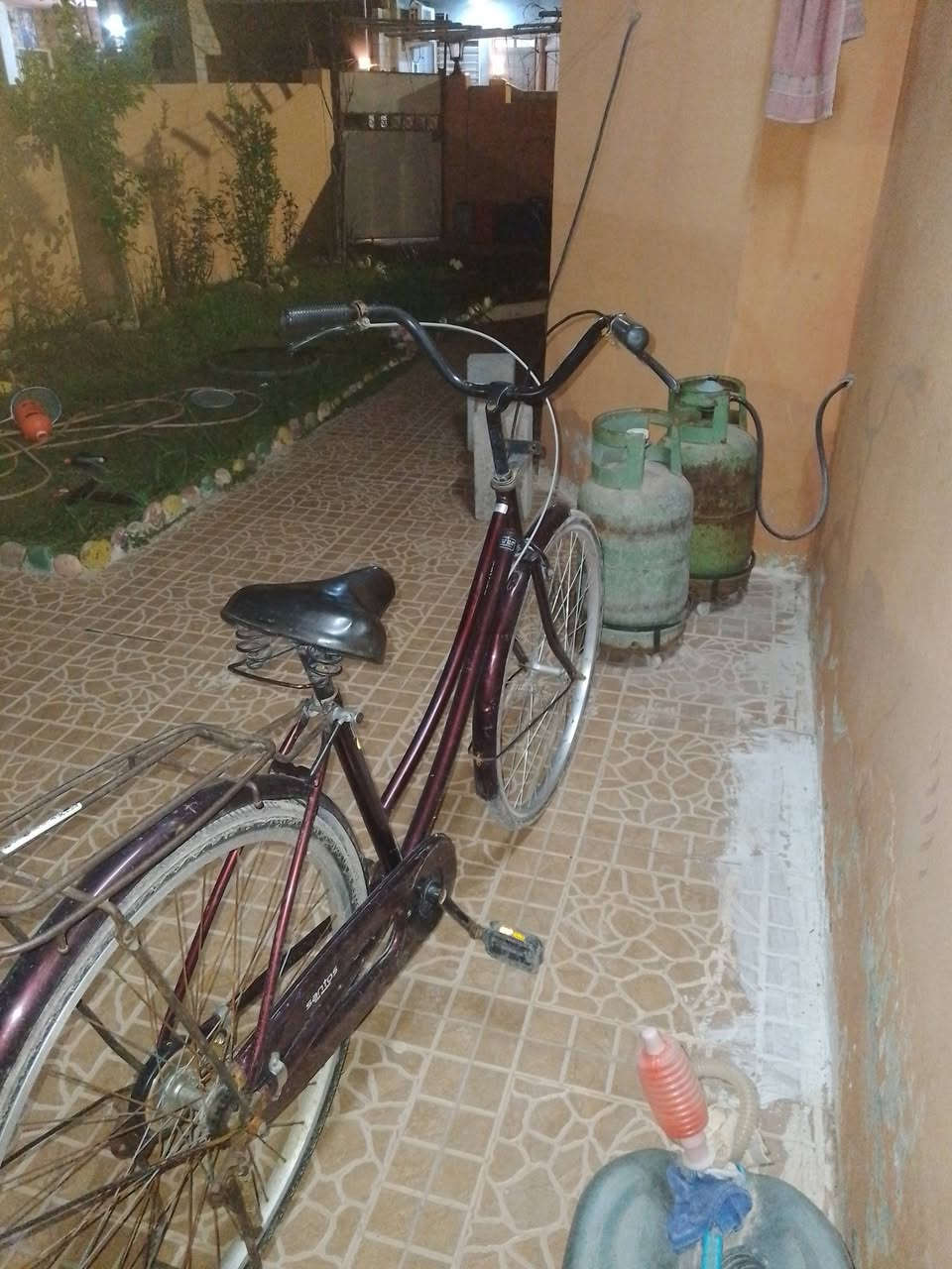 بايسكل للبيع بسعر ٧٠ بي مجال قليل نوع عبد الحليم الرقم ***********
