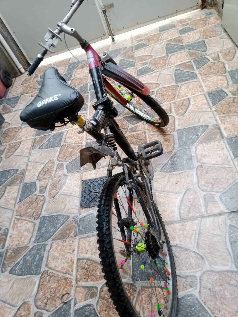 السلام عليكم بايسكل للبيع السعر 50  وبي مجال.  ***********
