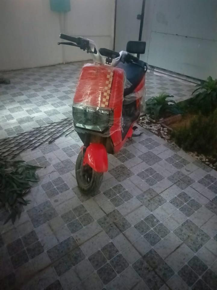 السلام عليكم ماطور شحن اللبيع 6 بطاريات قبل فتره ماخذه من الجمعيه ب 700  مكانه الرمادي الخمسه كيلو***********
