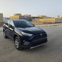 راف فور RAV4 بدون رقم  فئة XLE  بانزين  موديل 2023 ماشية 33 الف كيلو  ...