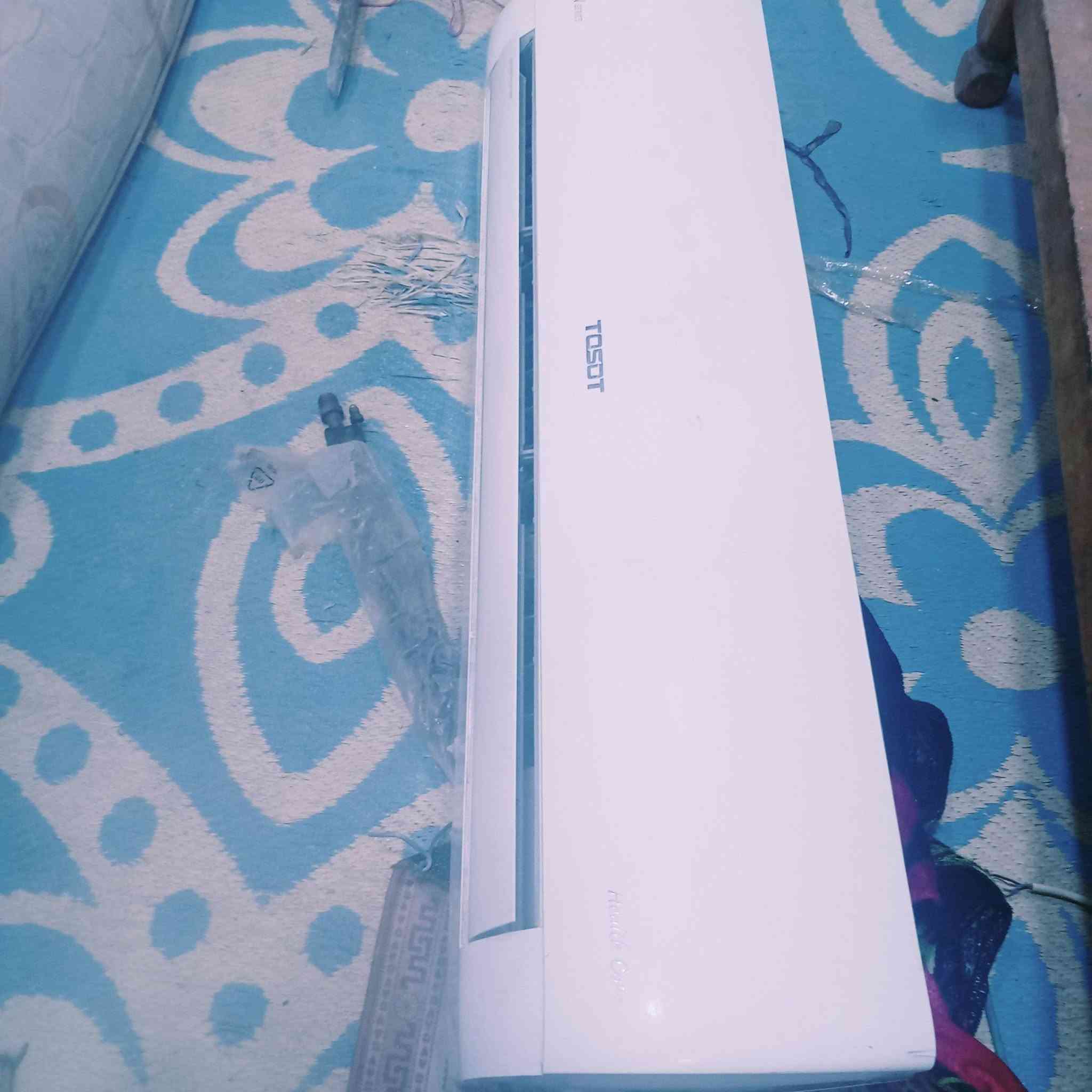 سلام عليكم داخليه سبلت توسات 2طن غاز 410استعمل موسم اخت الجديده  كامله هيه ووايراته السعر250 التصال***********

