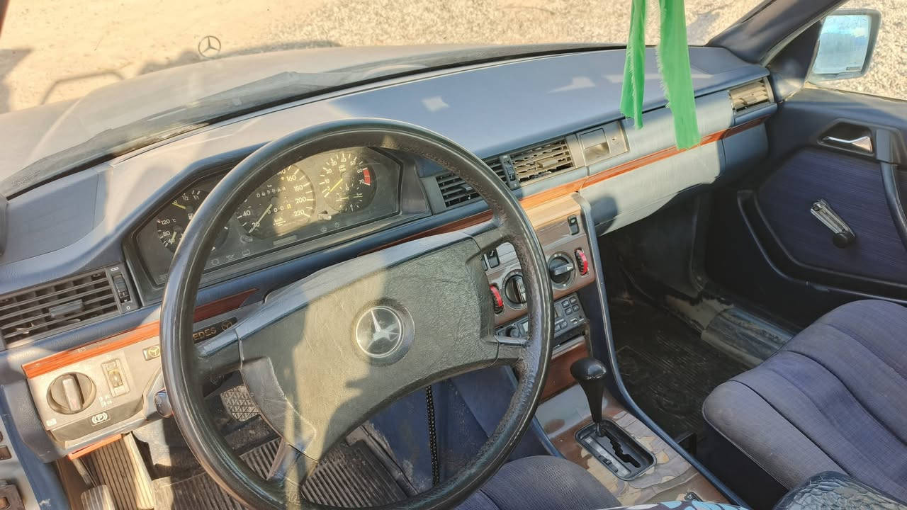 مارسدس دب ابلادي جوه الموديل محرك 4اربعه سرندر ابلادي  كير اوتو رقم دولي شرط التحويل  السعر 45بيها مجال


**إذا كنت صاحب هذا الإعلان وتريد حذفه لأي سبب، رجاءا أرسل رسالة إلى الدعم الفني**