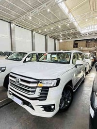 لاندكروزر 2024 لمتدد SAS  تطبيق ثلاث شاشات اصلي كامرات   مكفوله كفاله ...