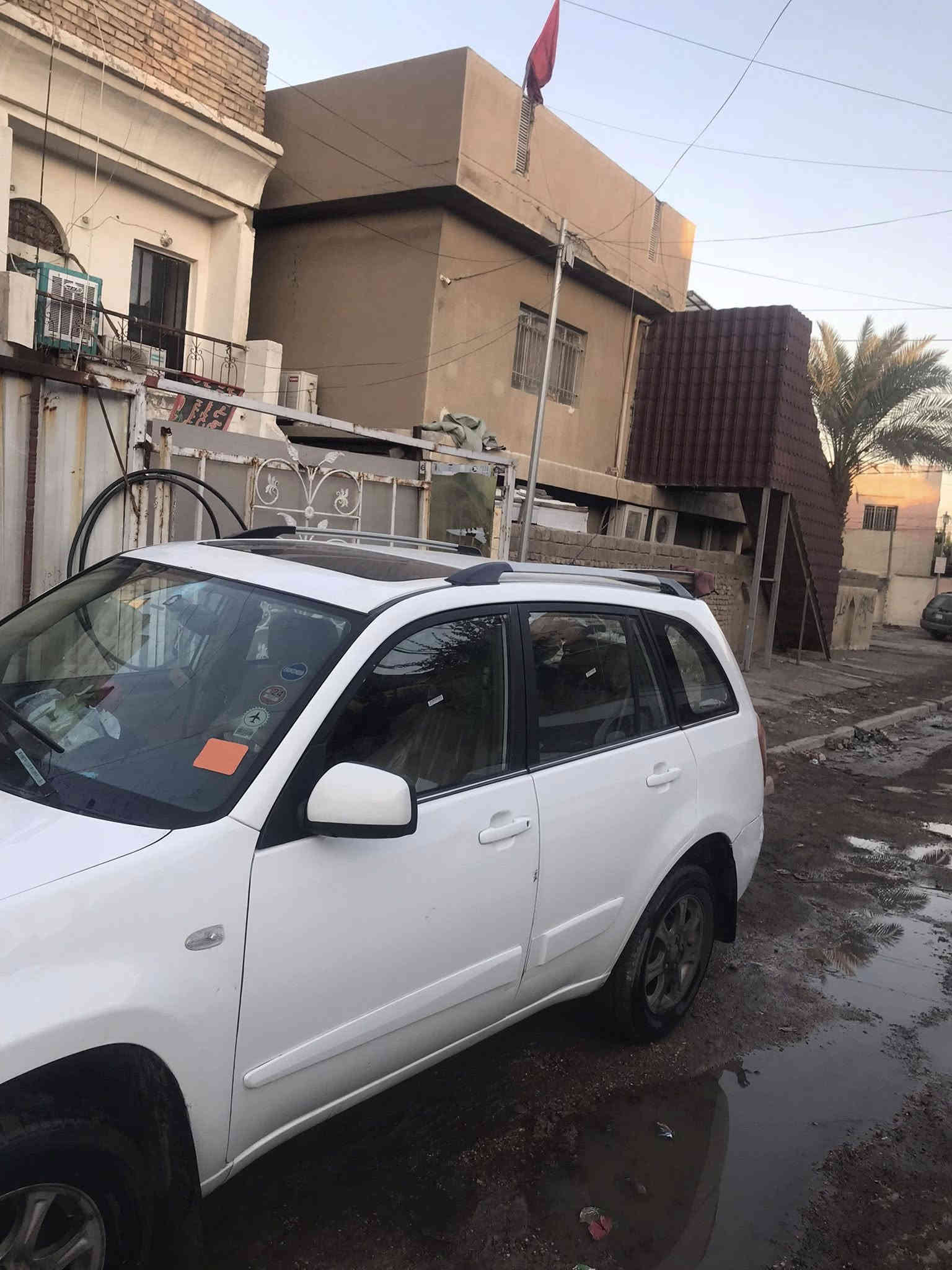 السلام عليكم تيكو ٢٠١٣ رقم بغداد بسمي السياره مكفوله مواصات فتحه سقف كشنات هيتر  جلد تبريد ثلج باتري جديد كهرباءيات كلهه شغاله بيهه مكينتهه خيط بخار والباقي كفاله  السعر ٥٧ وبيهه مجال ***********
