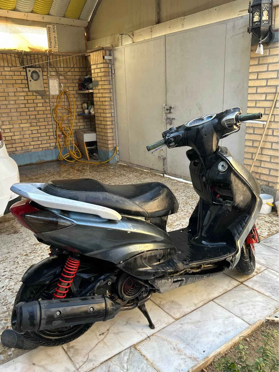 السلام عليكم دراجه سكنس فحل سرعه 120للبيع دراجه جديده شرط شلعه ومعدل نقصها بس تعديل بصيط للكفرات سعرها 650 وبيها مجال قليل كلش *********** عمارة, ميسان
