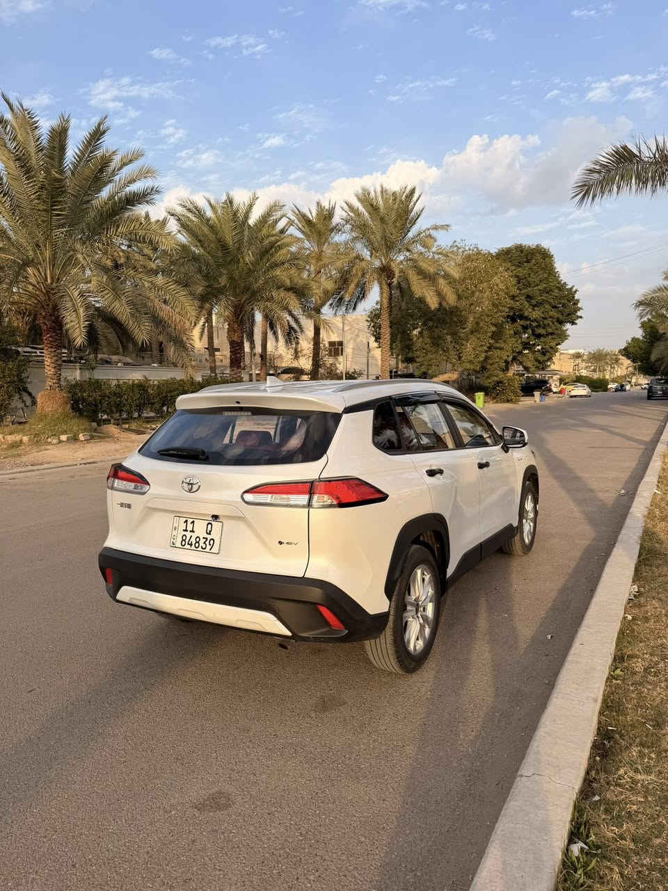 كورلا كروس 2024 هايبرد
ماشية 15 الف 
داخل احمر 
كشن كهربائي 
كاميرا خلفيه
اوتو هولد
مانع انزلاق 
فتحه 
بيهة فقط طخه بسيطه بالباب خلف السايق
السعر : 177$
مكان السيارة بغداد
للاستفسار : ***********
