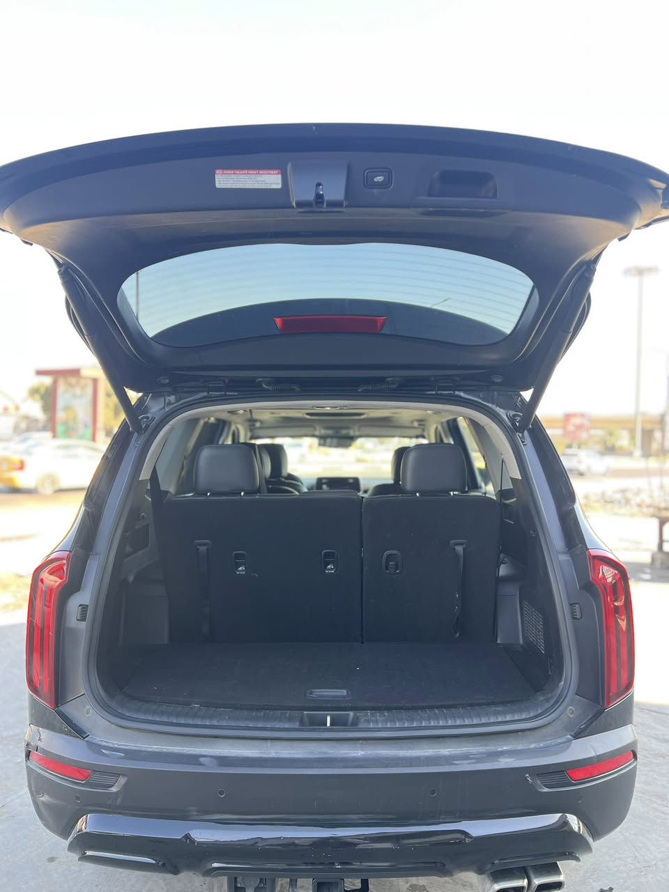 السلام عليكم كيا تلورايد موديل  2021   السعرر(205)***********    السياره امريكيه حادث السياره جاملغ و بنيد فقط بدون دواخل مواصفات السياره /فتحه سقف /بصمه أبواب بصمه /كشنات كهرباء+تدفئه و تبريد /رادارات امامي وخلفي وجانبي/صندوق كهرباء7راكب/6سلندر /كير ومحرك كفاله   ڤي اي ڤي استيرن رجاج تحديد مسار شاحن السلكي تحكم استيرن شاشه كشنات كلهن كهرباء وبيهة هواي مواصفات مكان السياره بغداد البلديات
